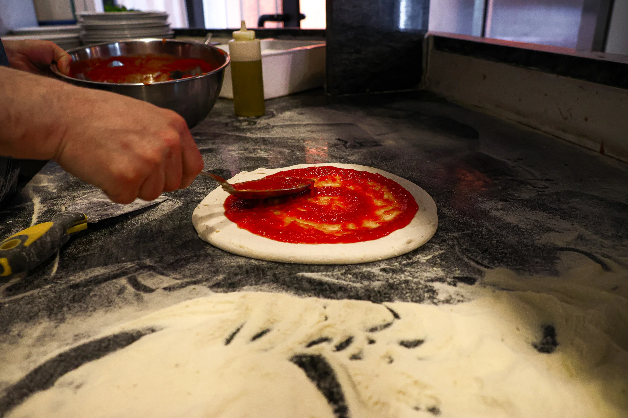 Pomodoro sulla pizza · napoletana Pomodoro sulla pizza · napoletana